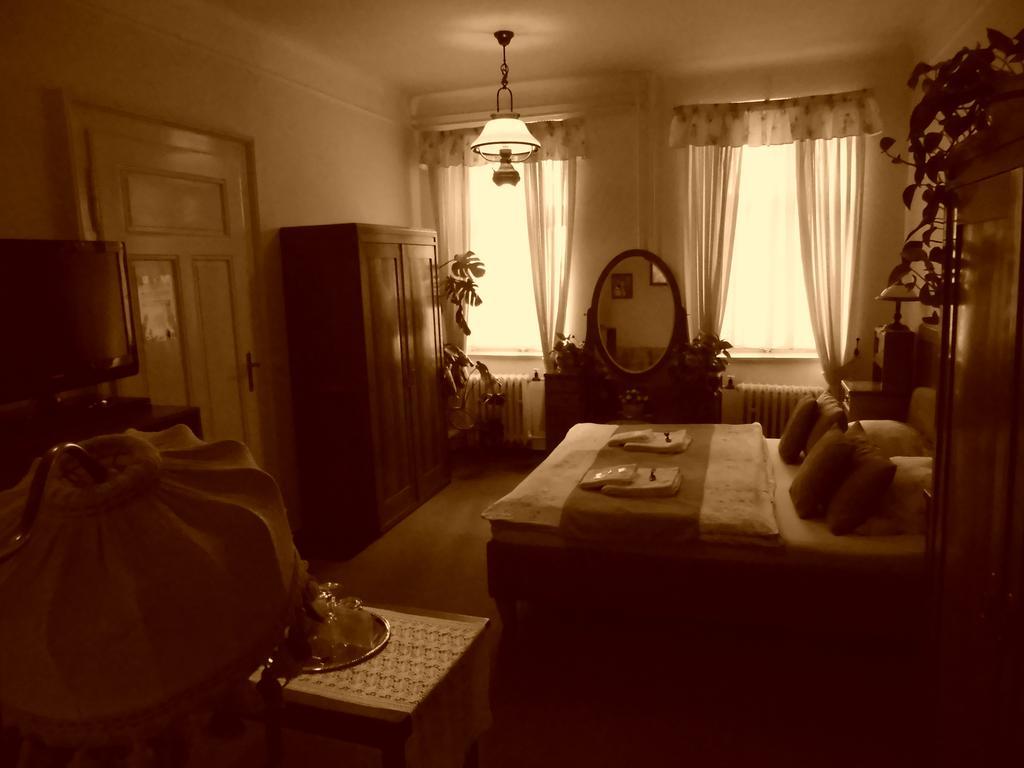 Hotel Excellent Kroměříž Szoba fotó