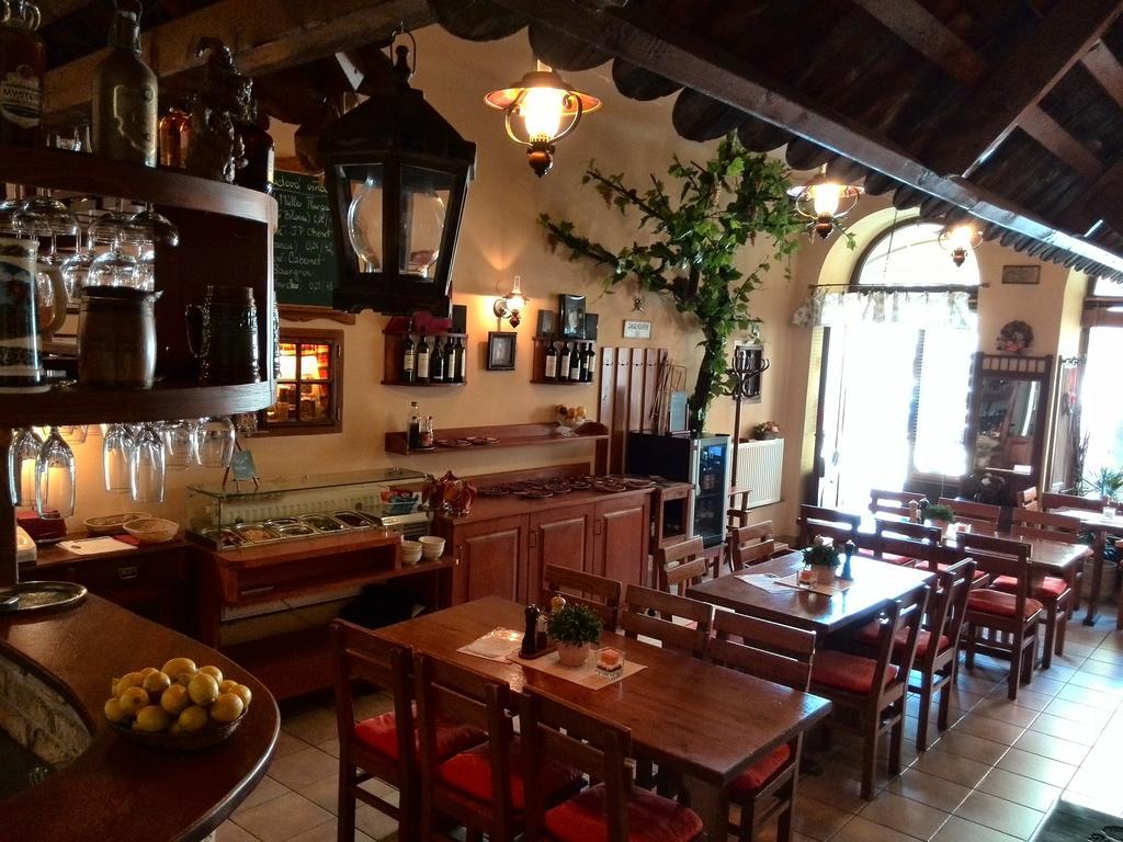 Hotel Excellent Kroměříž Kültér fotó