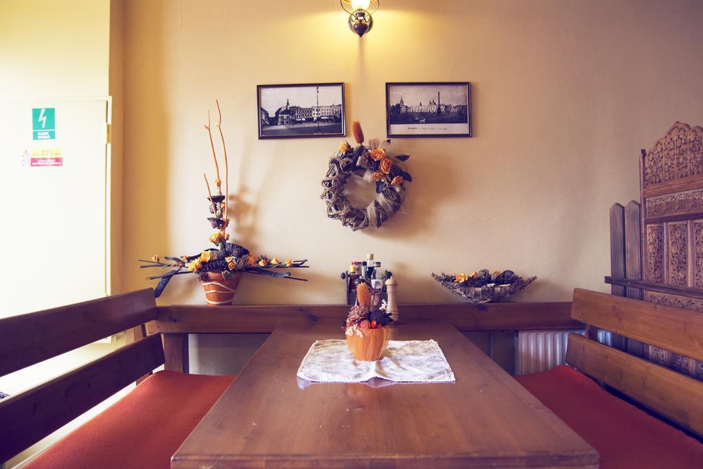 Hotel Excellent Kroměříž Kültér fotó