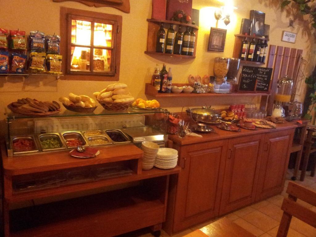 Hotel Excellent Kroměříž Kültér fotó