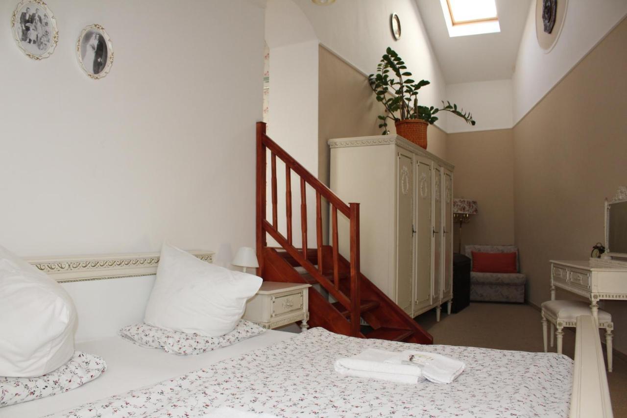 Hotel Excellent Kroměříž Kültér fotó