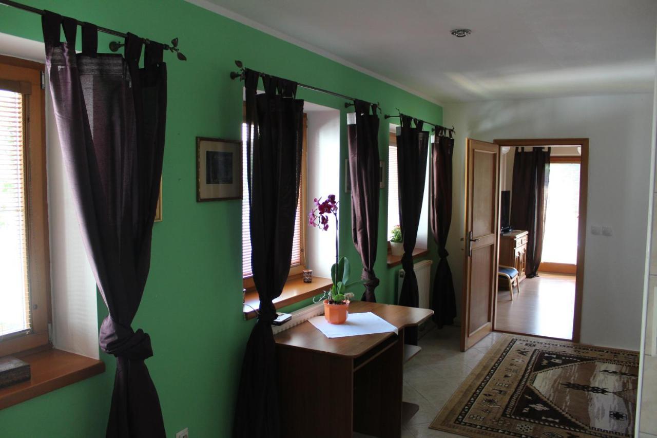 Hotel Excellent Kroměříž Kültér fotó