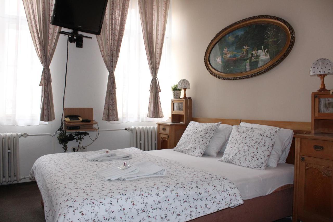 Hotel Excellent Kroměříž Kültér fotó