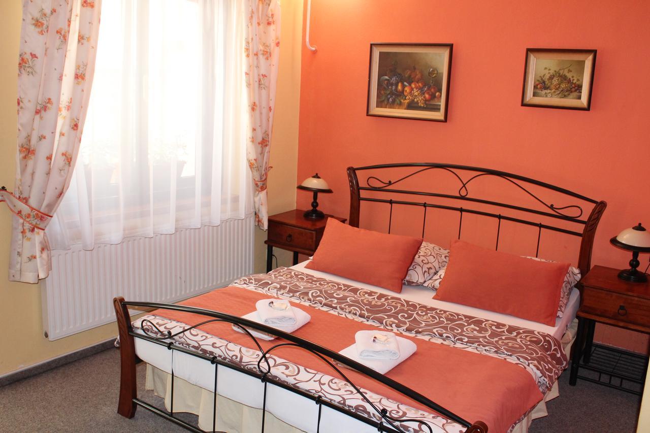 Hotel Excellent Kroměříž Kültér fotó