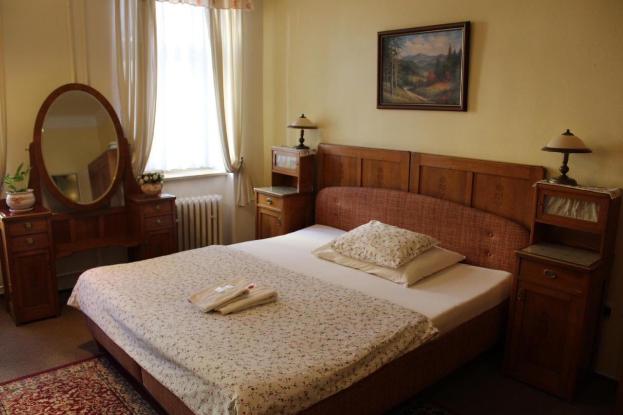 Hotel Excellent Kroměříž Kültér fotó